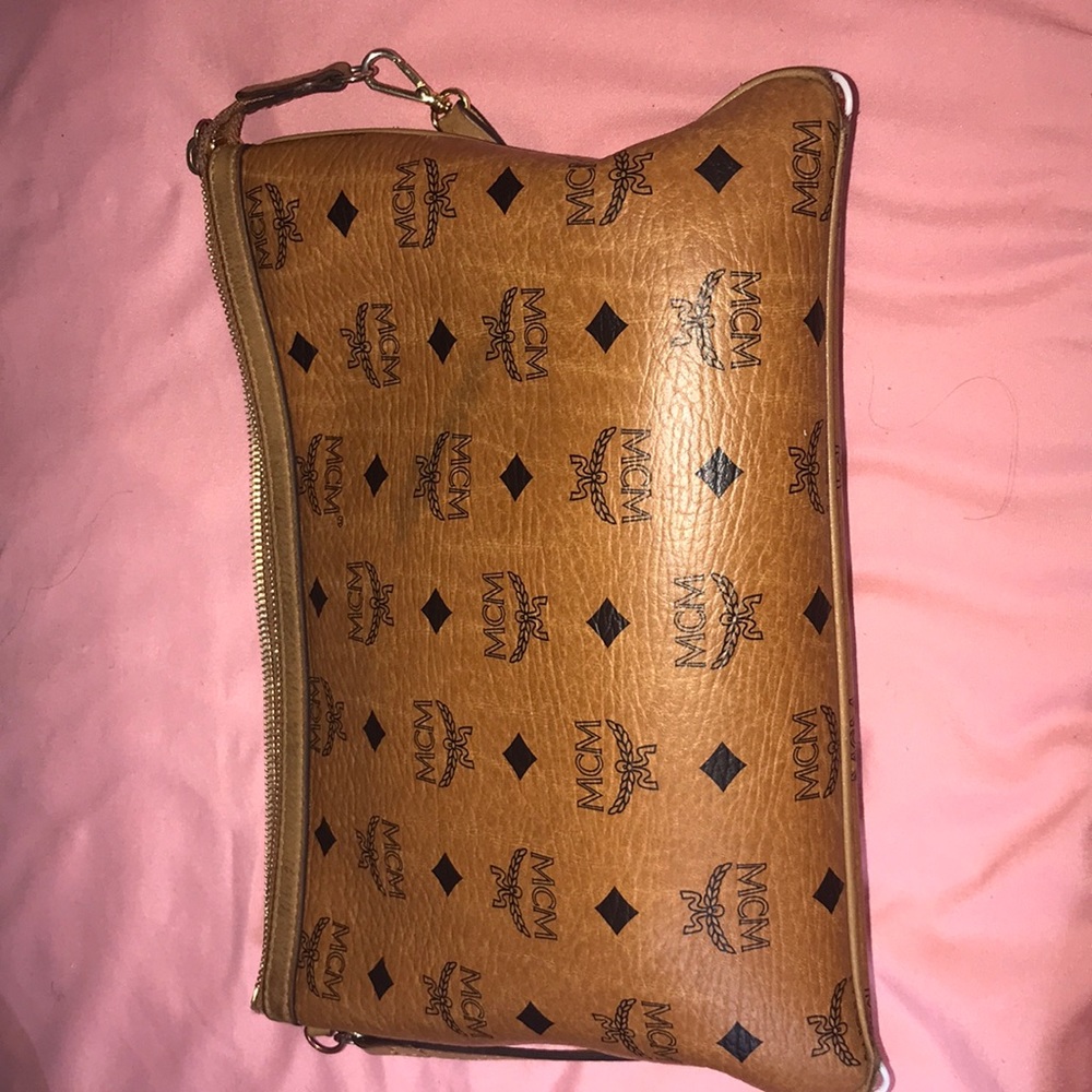 Price drop on Mcm Clutch